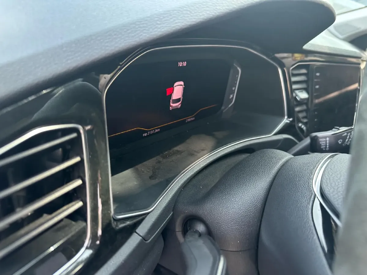 2022 Volkswagen T-Roc 1.4T 150HP L4 7DCT,autocango,china used car exporter,china ev exporter,chinese used car exporter,chinese used ev exporter