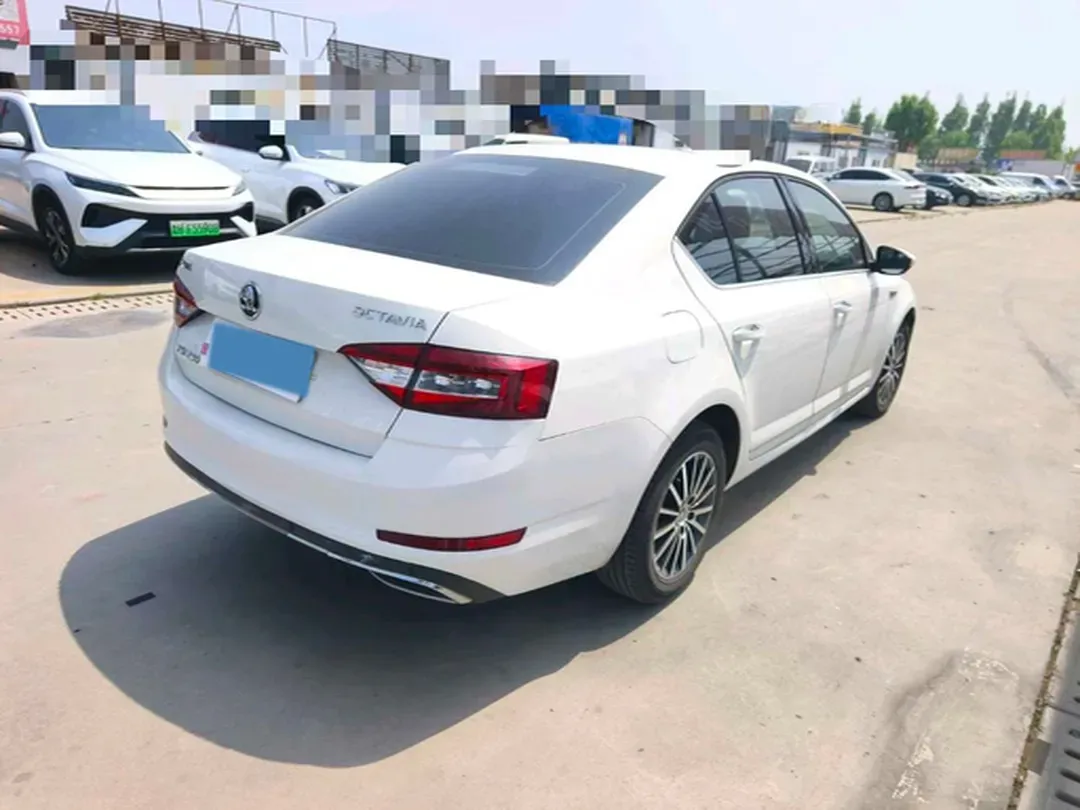 2018 Skoda Octavia 1.2T 116HP L4 7DCT,autocango,china used car exporter,china ev exporter,chinese used car exporter,chinese used ev exporter