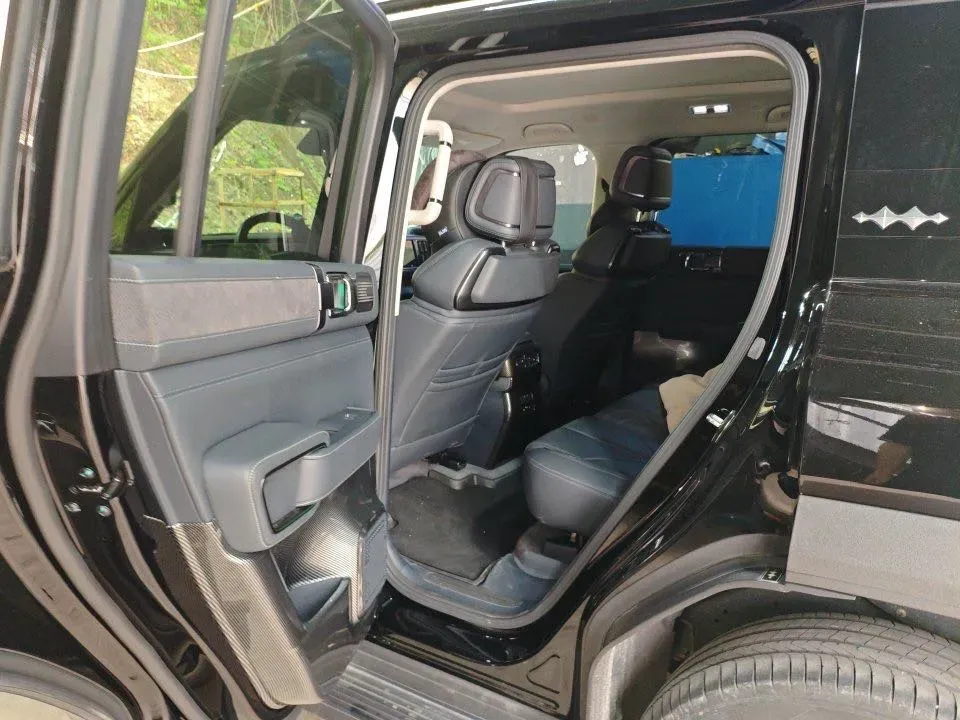 2023 FangChengBao Bao 5 1.5T 194HP L4 E-CVT PHEV 31.8KWH,autocango,china used car exporter,china ev exporter,chinese used car exporter,chinese used ev exporter