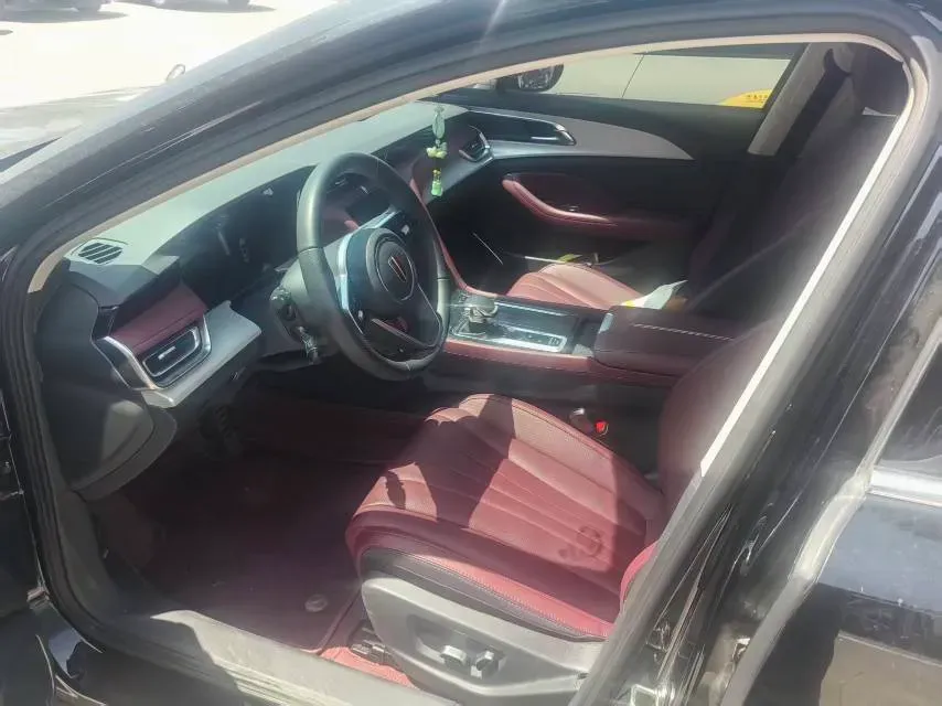 2025 HongQi H5 1.5T 169HP L4 1DHT Hybrid,autocango,china used car exporter,china ev exporter,chinese used car exporter,chinese used ev exporter