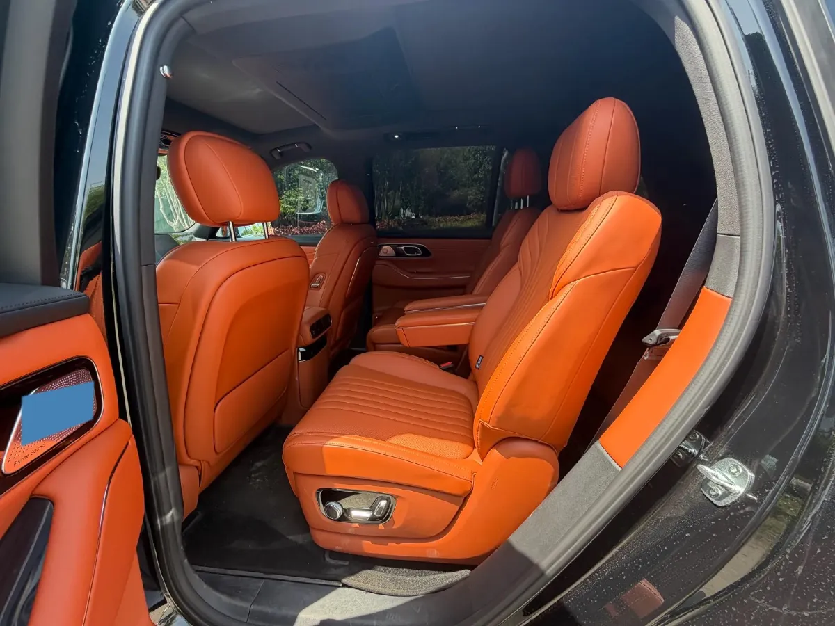 2025 Volkswagen Tiguan L 2.0T 220HP L4 7DCT,autocango,china used car exporter,china ev exporter,chinese used car exporter,chinese used ev exporter