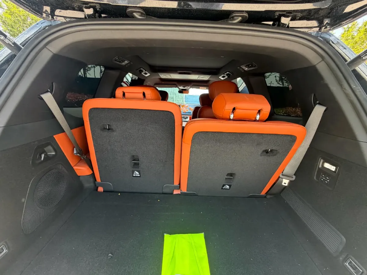 2025 Volkswagen Tiguan L 2.0T 220HP L4 7DCT,autocango,china used car exporter,china ev exporter,chinese used car exporter,chinese used ev exporter