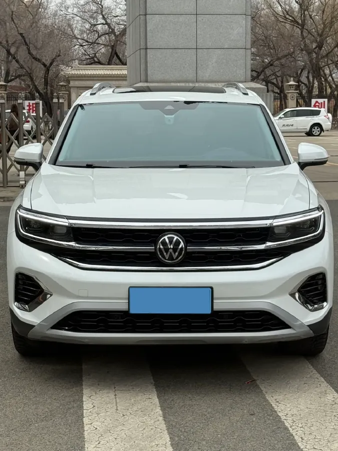 2022 Volkswagen Talagon 2.0T 220HP L4 7DCT,autocango,china used car exporter,china ev exporter,chinese used car exporter,chinese used ev exporter