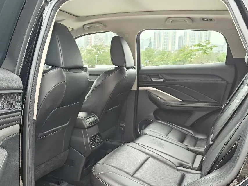 2021 WEY VV6 2.0T 227HP L4 7DCT,autocango,china used car exporter,china ev exporter,chinese used car exporter,chinese used ev exporter