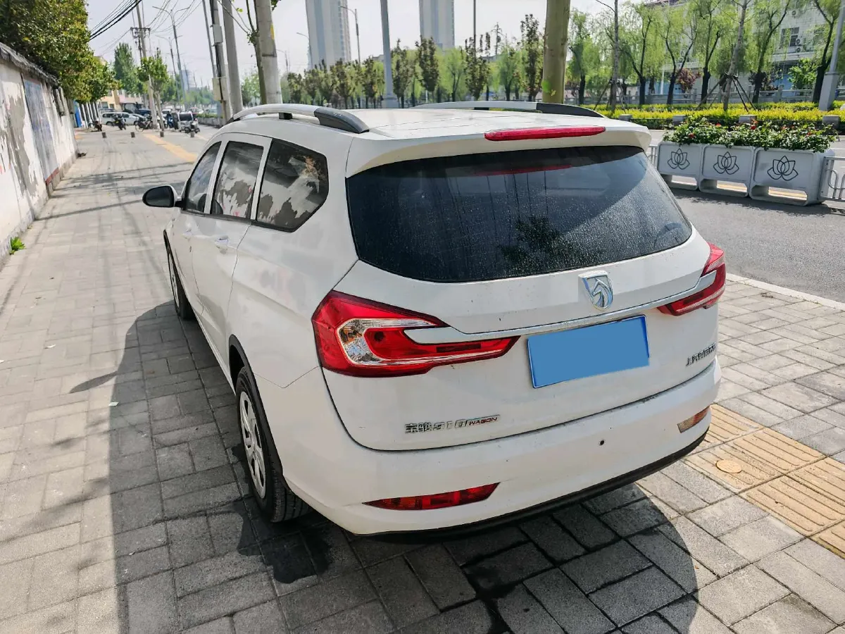 2017 BaoJun 310W 1.5L 112HP L4 6MT,autocango,china used car exporter,china ev exporter,chinese used car exporter,chinese used ev exporter