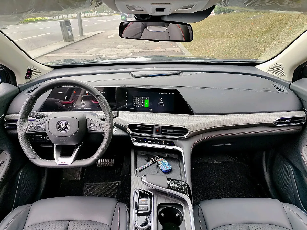 2020 ChangAn UNI-T 1.5T 180HP L4 7DCT,autocango,china used car exporter,china ev exporter,chinese used car exporter,chinese used ev exporter