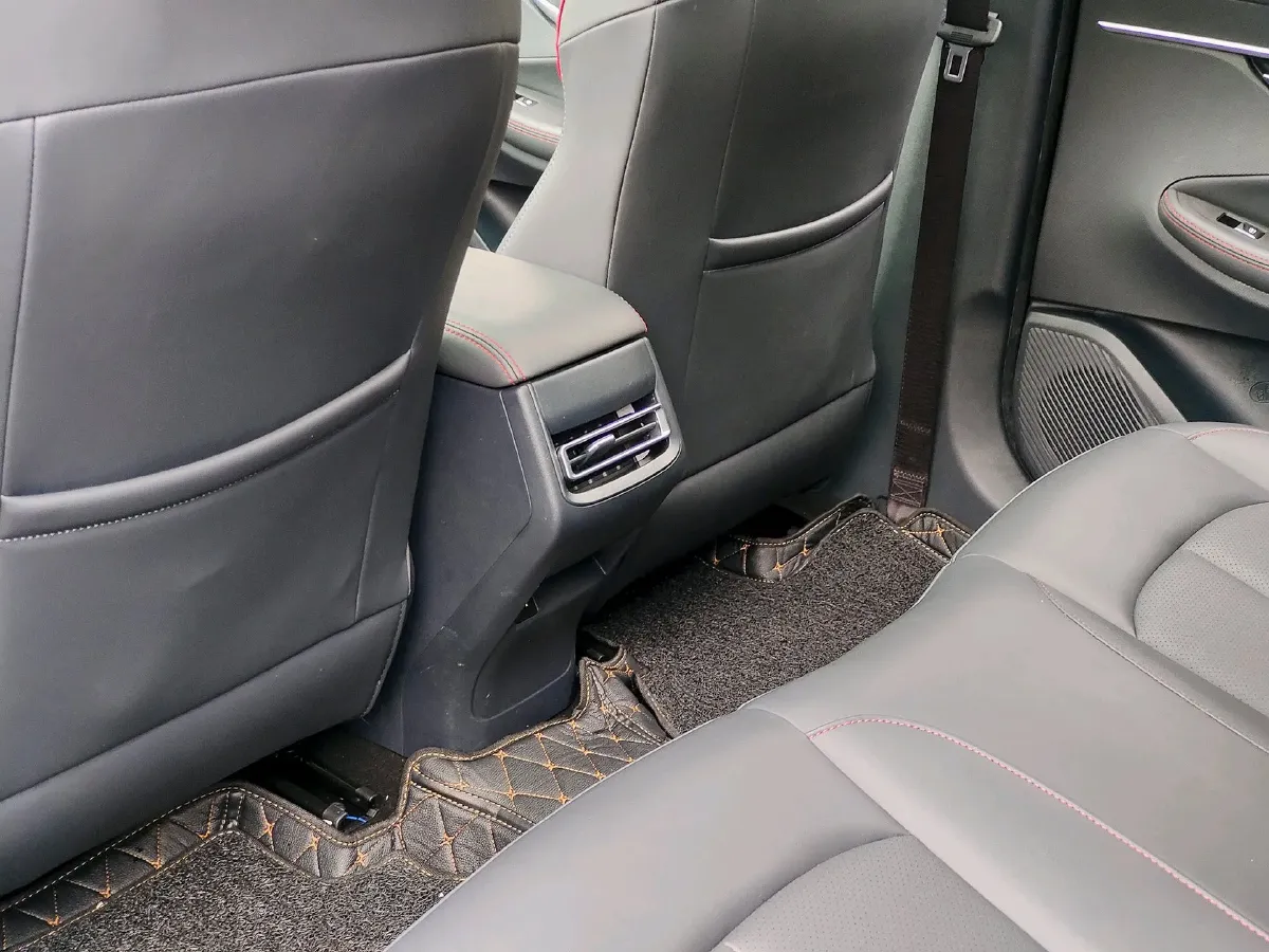 2020 ChangAn UNI-T 1.5T 180HP L4 7DCT,autocango,china used car exporter,china ev exporter,chinese used car exporter,chinese used ev exporter