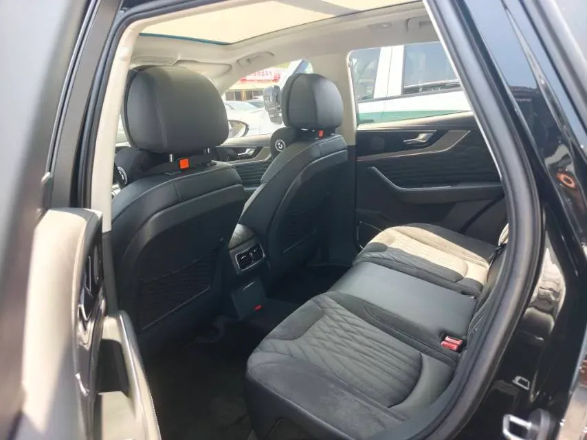 2022 HongQi HS5 2.0T 224HP L4 6AT,autocango,china used car exporter,china ev exporter,chinese used car exporter,chinese used ev exporter