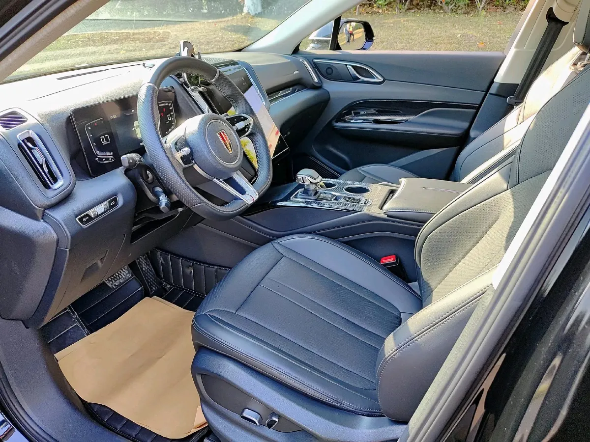 2025 HongQi HS3 1.5T 169HP L4 7DCT,autocango,china used car exporter,china ev exporter,chinese used car exporter,chinese used ev exporter