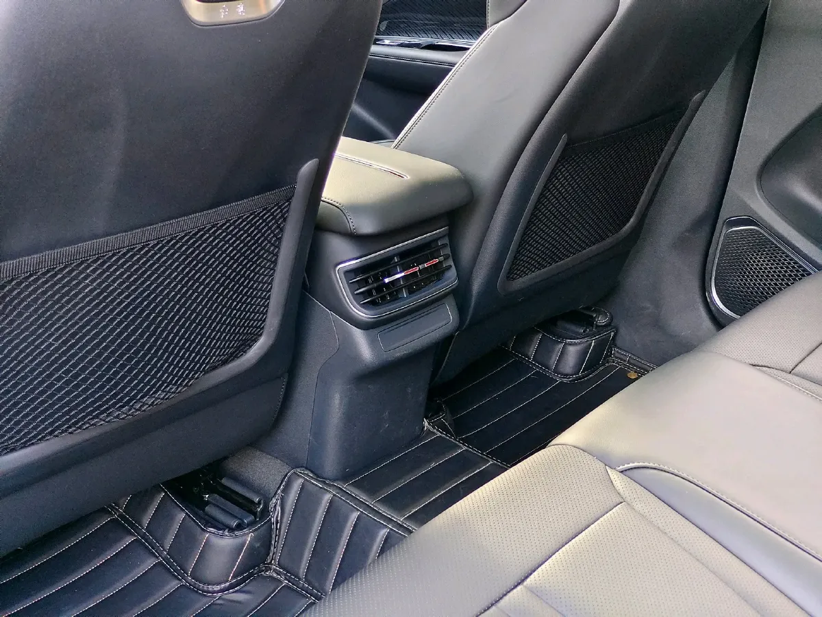 2025 HongQi HS3 1.5T 169HP L4 7DCT,autocango,china used car exporter,china ev exporter,chinese used car exporter,chinese used ev exporter