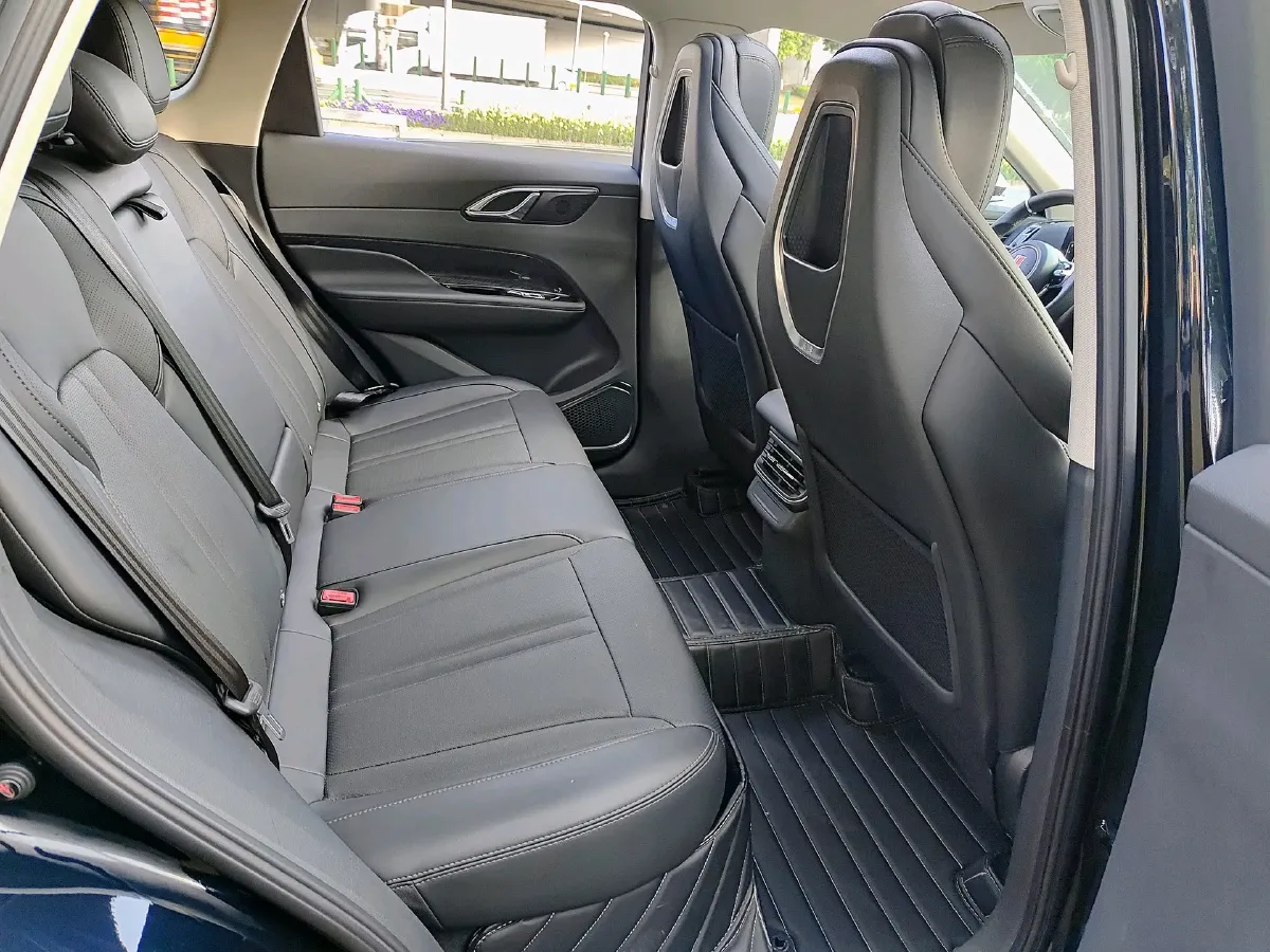 2025 HongQi HS3 1.5T 169HP L4 7DCT,autocango,china used car exporter,china ev exporter,chinese used car exporter,chinese used ev exporter