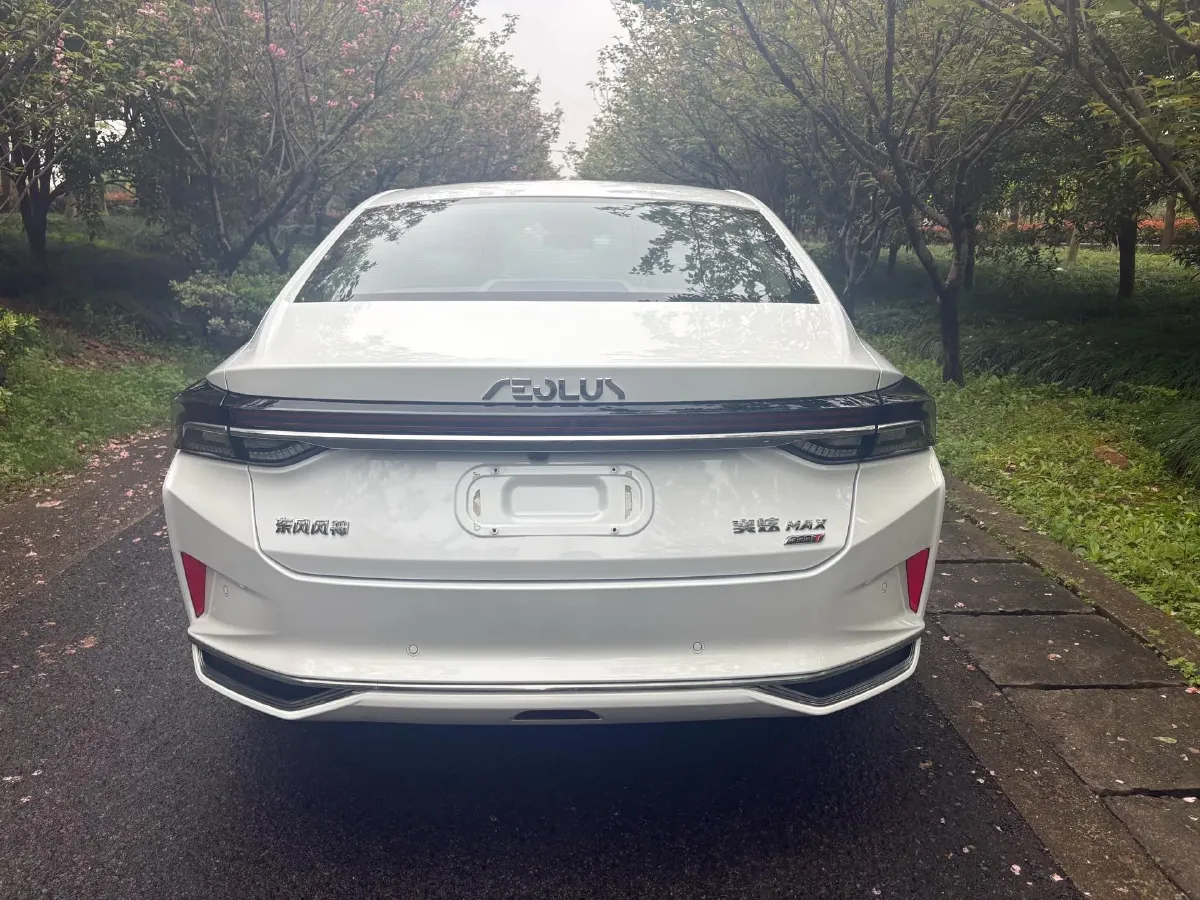 2023 DongFeng Aeolus YiXuan MAX 1.5T 190HP L4 7DCT,autocango,china used car exporter,china ev exporter,chinese used car exporter,chinese used ev exporter