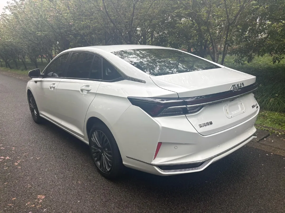 2023 DongFeng Aeolus YiXuan MAX 1.5T 190HP L4 7DCT,autocango,china used car exporter,china ev exporter,chinese used car exporter,chinese used ev exporter