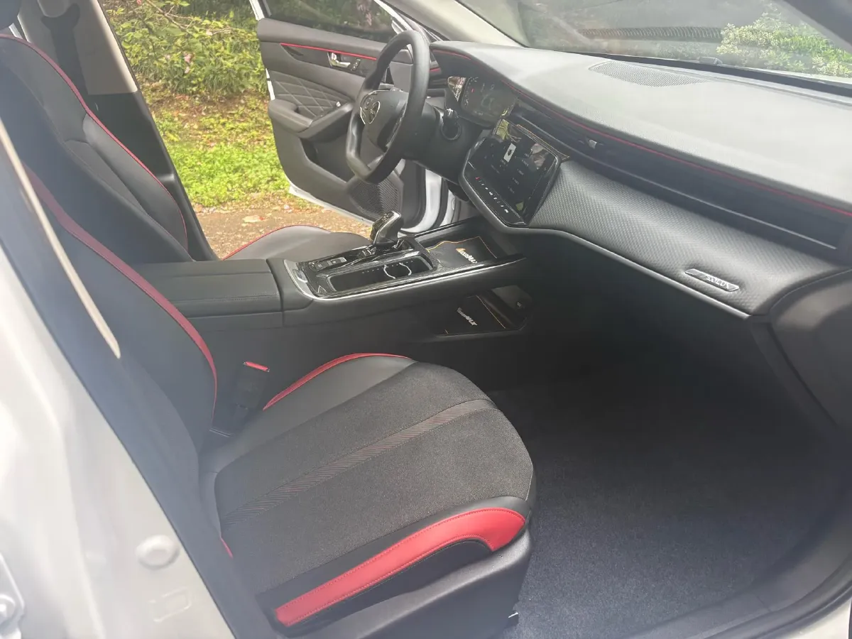 2023 DongFeng Aeolus YiXuan MAX 1.5T 190HP L4 7DCT,autocango,china used car exporter,china ev exporter,chinese used car exporter,chinese used ev exporter