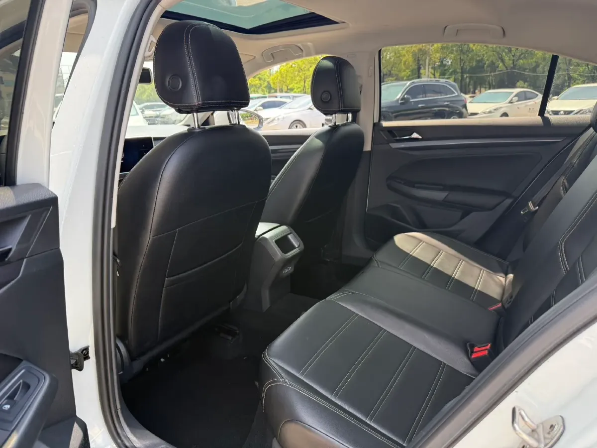 2023 Volkswagen Bora 1.5L 113HP L4 6AT,autocango,china used car exporter,china ev exporter,chinese used car exporter,chinese used ev exporter