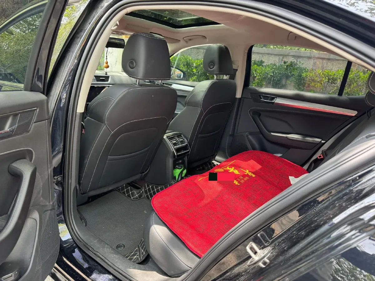 2025 Skoda Superb 1.4T 150HP L4 7DCT,autocango,china used car exporter,china ev exporter,chinese used car exporter,chinese used ev exporter