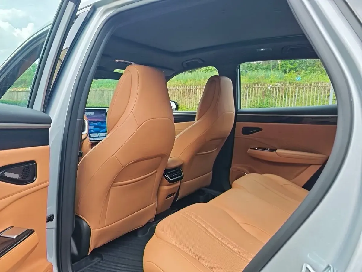 2025 Geely Galaxy L7 1.5L 112HP L4 1DHT PHEV 18.4KWH,autocango,china used car exporter,china ev exporter,chinese used car exporter,chinese used ev exporter