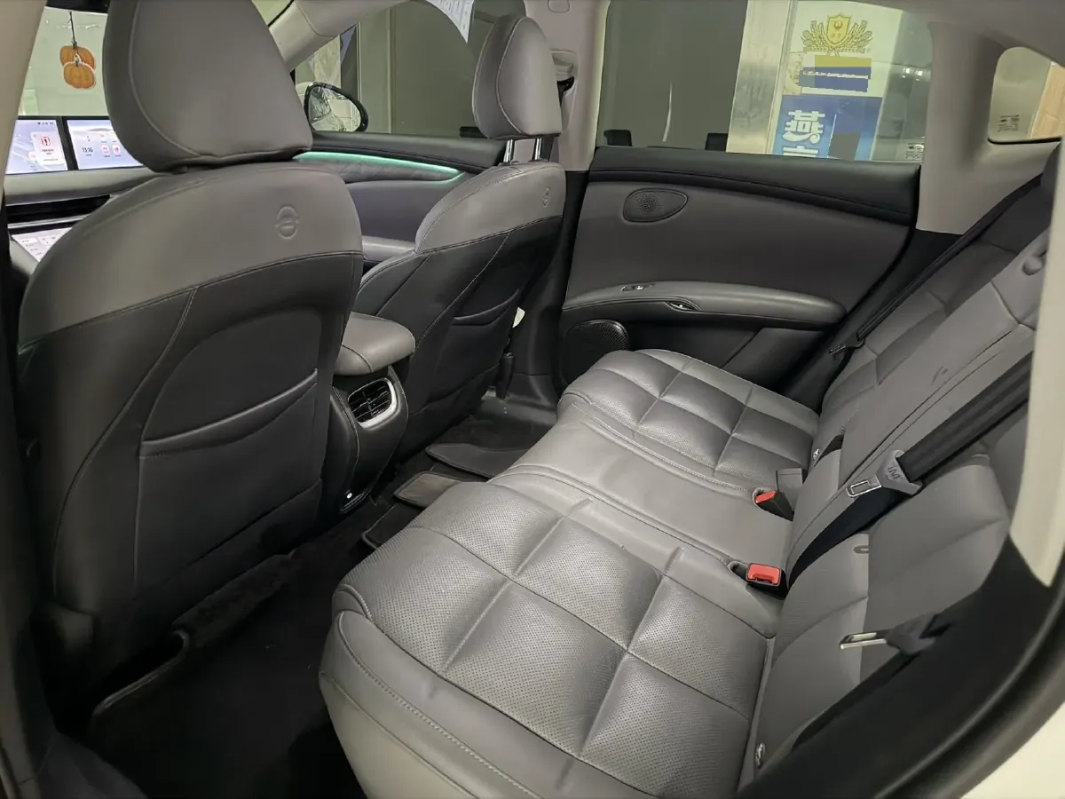 2023 IM LS6 BEV 71KWH,autocango,china used car exporter,china ev exporter,chinese used car exporter,chinese used ev exporter