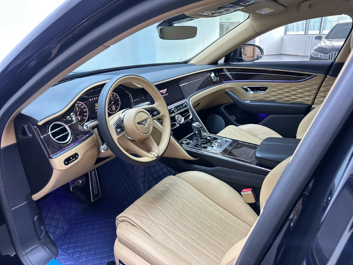 2021 Bentley Flying Spur 4.0T 550HP V8 8DCT,autocango,china used car exporter,china ev exporter,chinese used car exporter,chinese used ev exporter