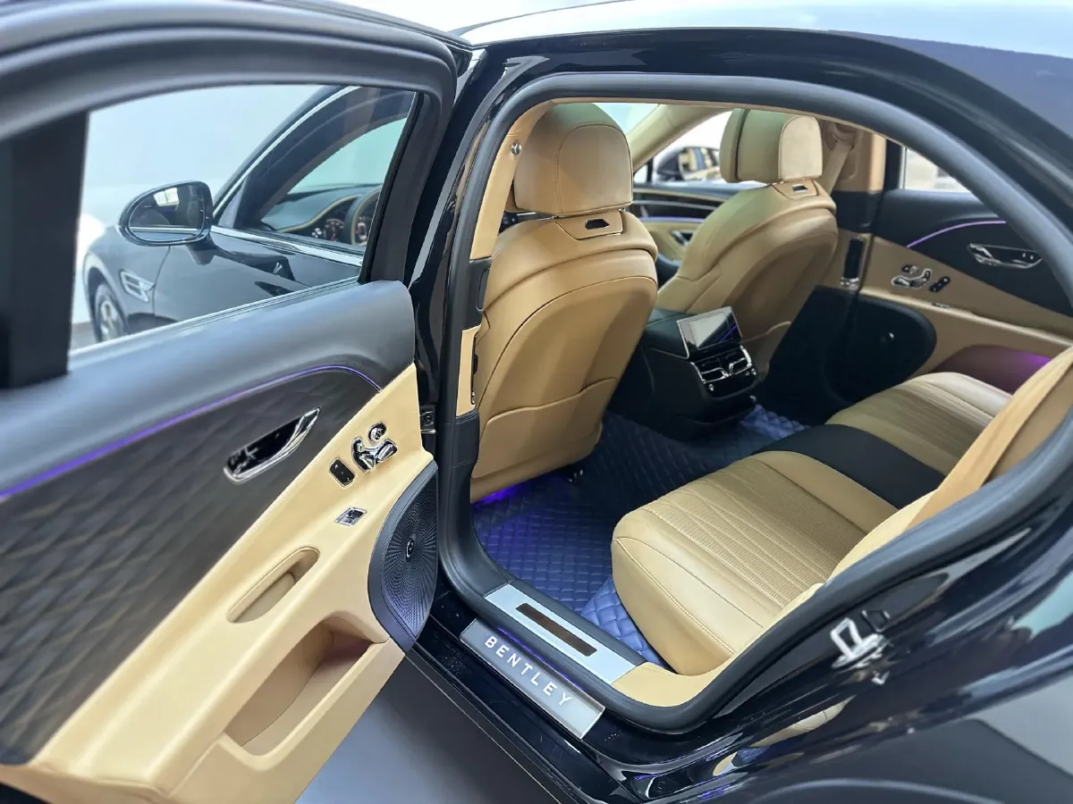 2021 Bentley Flying Spur 4.0T 550HP V8 8DCT,autocango,china used car exporter,china ev exporter,chinese used car exporter,chinese used ev exporter