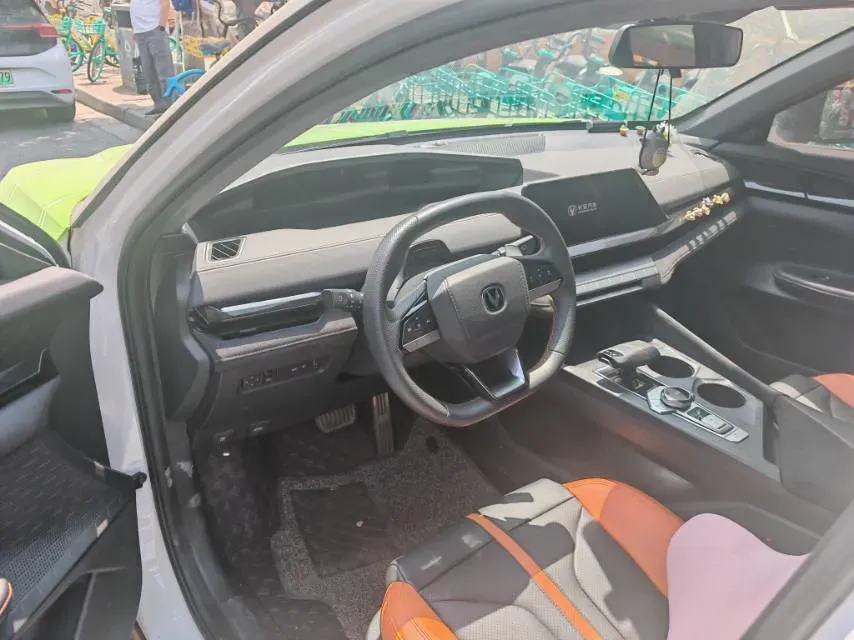 2024 ChangAn UNI-V 1.5T 188HP L4 7DCT,autocango,china used car exporter,china ev exporter,chinese used car exporter,chinese used ev exporter