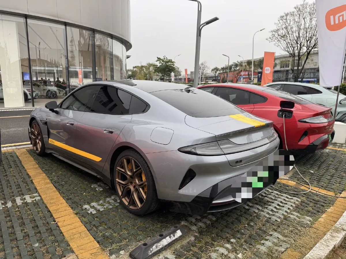 2025 MI SU7 Ultra BEV 93.7KWH,autocango,china used car exporter,china ev exporter,chinese used car exporter,chinese used ev exporter