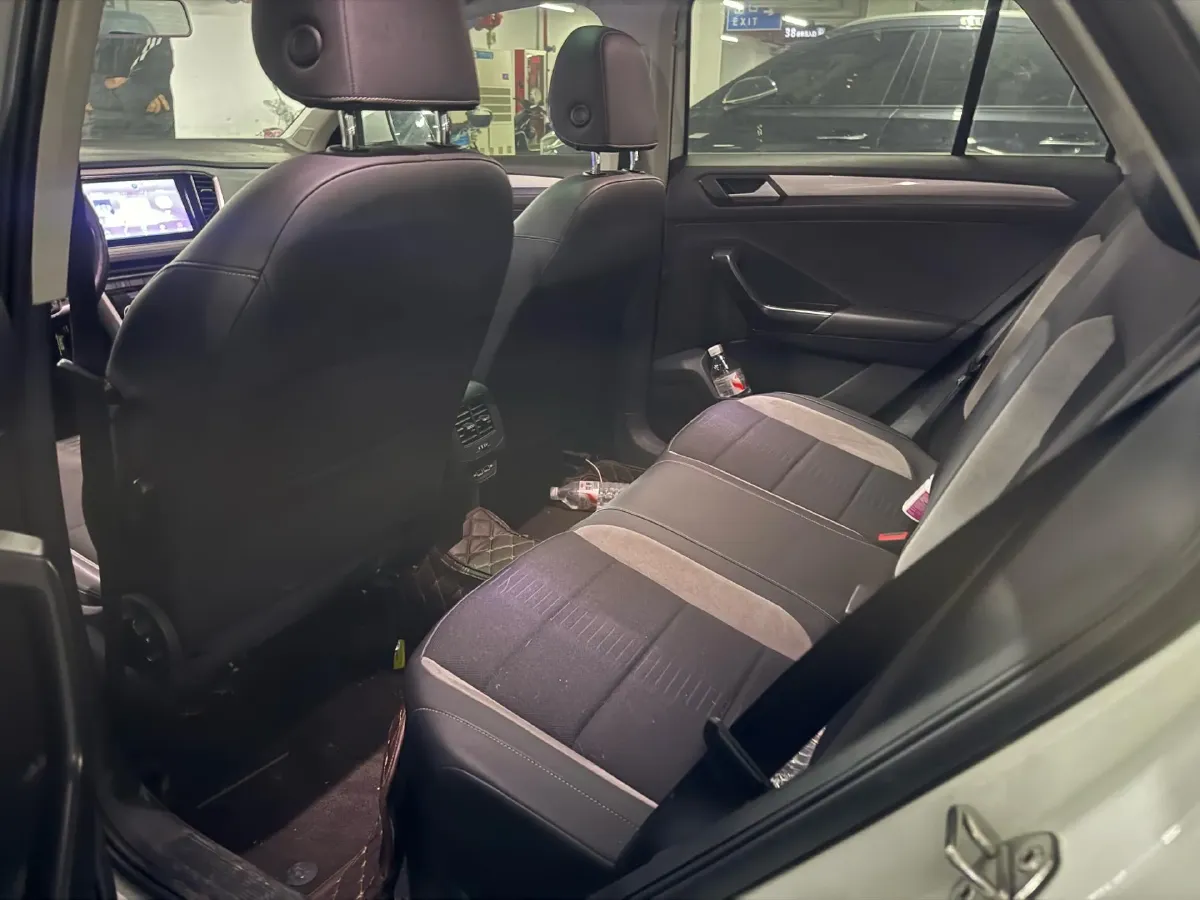 2019 Volkswagen T-Roc 1.4T 131HP L4 7DCT,autocango,china used car exporter,china ev exporter,chinese used car exporter,chinese used ev exporter