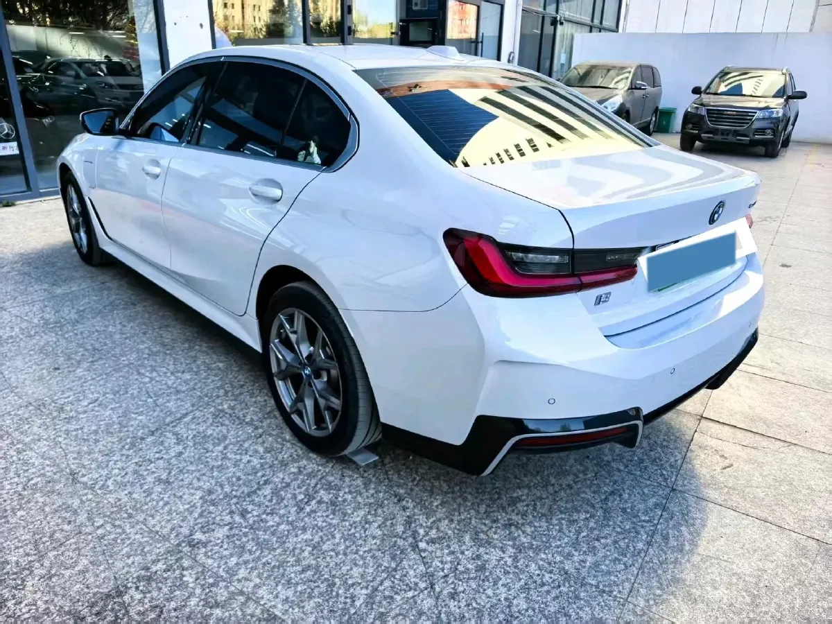 2024 BMW i3 BEV 70KWH,autocango,china used car exporter,china ev exporter,chinese used car exporter,chinese used ev exporter