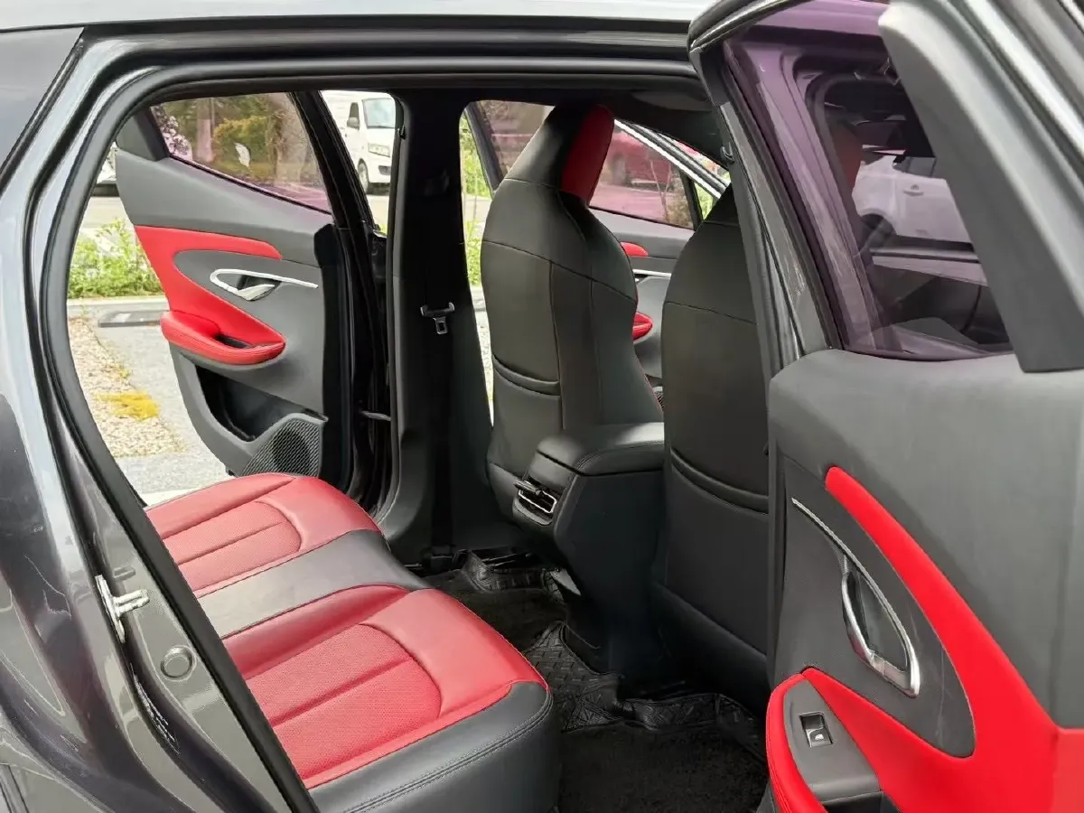 2020 ChangAn UNI-T 1.5T 180HP L4 7DCT,autocango,china used car exporter,china ev exporter,chinese used car exporter,chinese used ev exporter