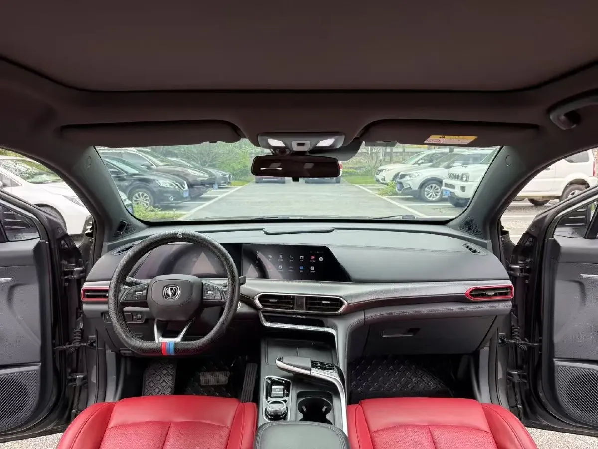 2020 ChangAn UNI-T 1.5T 180HP L4 7DCT,autocango,china used car exporter,china ev exporter,chinese used car exporter,chinese used ev exporter