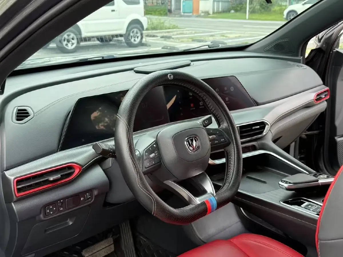 2020 ChangAn UNI-T 1.5T 180HP L4 7DCT,autocango,china used car exporter,china ev exporter,chinese used car exporter,chinese used ev exporter