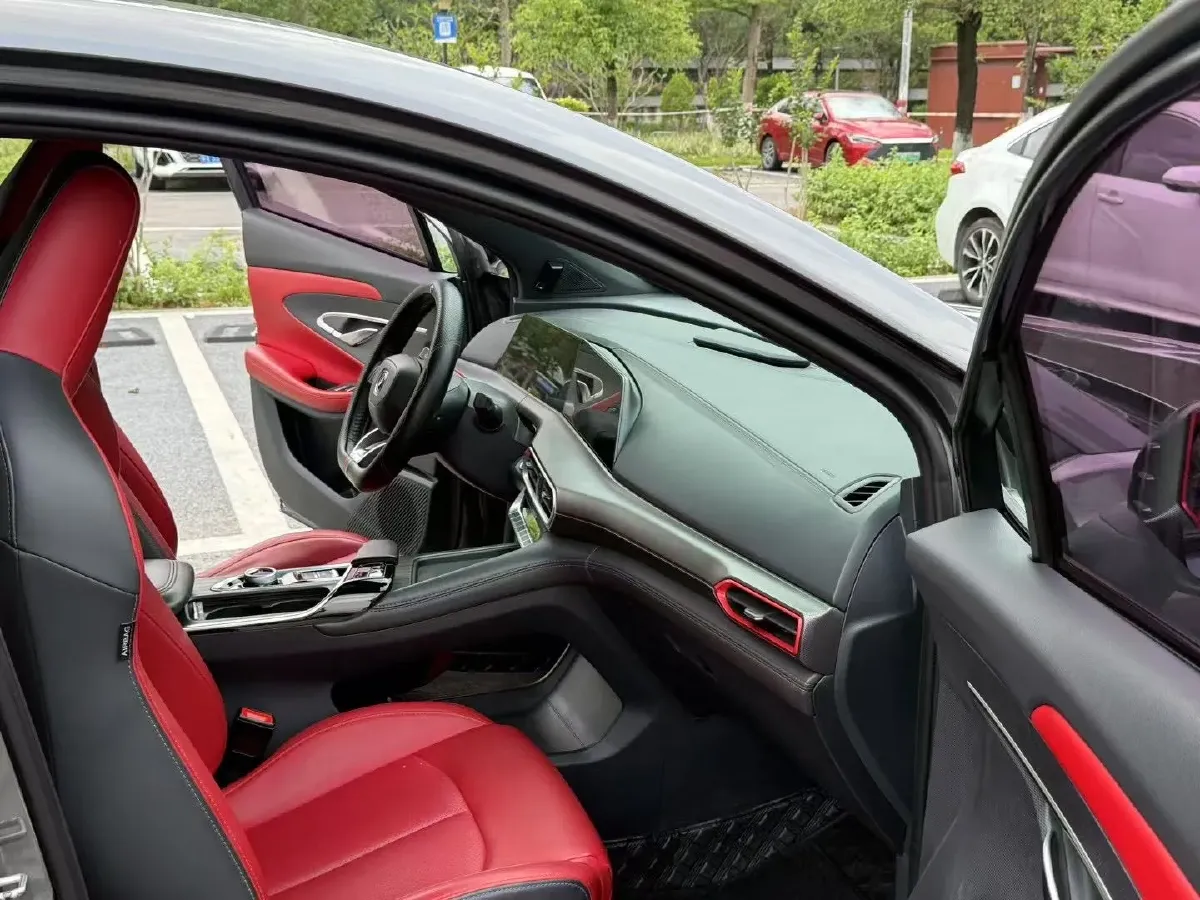 2020 ChangAn UNI-T 1.5T 180HP L4 7DCT,autocango,china used car exporter,china ev exporter,chinese used car exporter,chinese used ev exporter