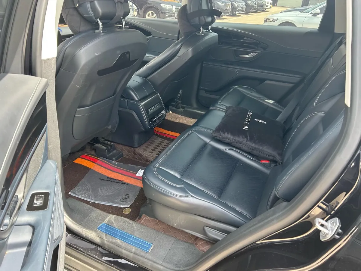 2023 Lincoln Nautilus 2.0T 261HP L4 8AT,autocango,china used car exporter,china ev exporter,chinese used car exporter,chinese used ev exporter