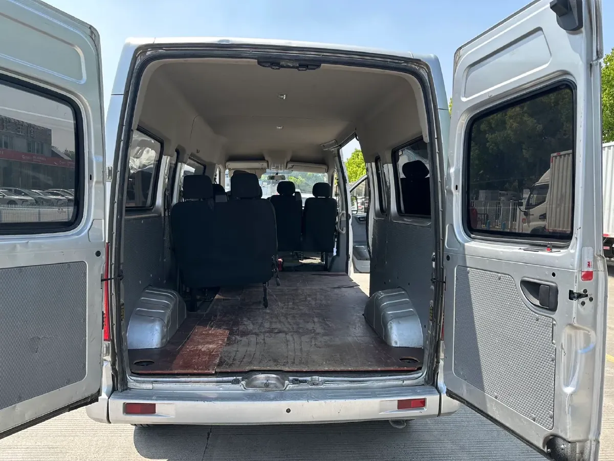 2018 MAXUS XinTu V80 2.5T 136HP L4 6MT,autocango,china used car exporter,china ev exporter,chinese used car exporter,chinese used ev exporter