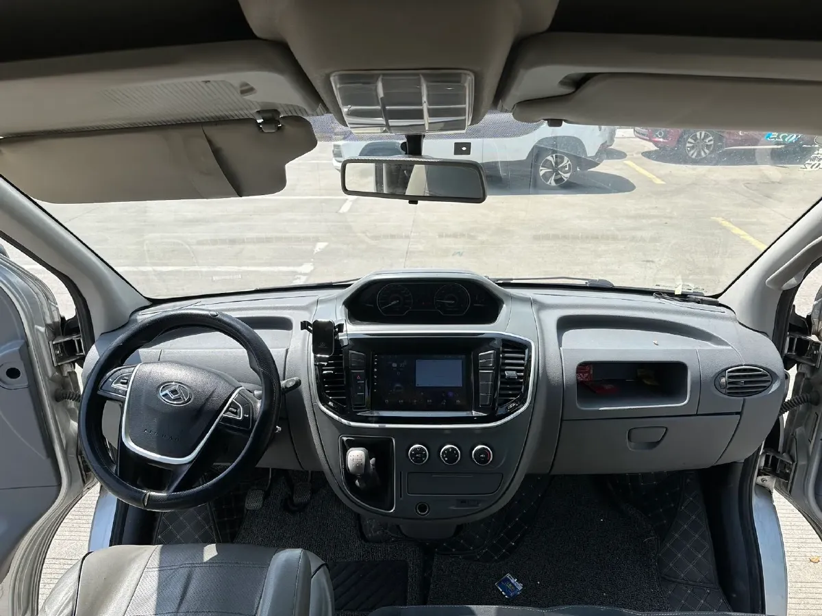 2018 MAXUS XinTu V80 2.5T 136HP L4 6MT,autocango,china used car exporter,china ev exporter,chinese used car exporter,chinese used ev exporter