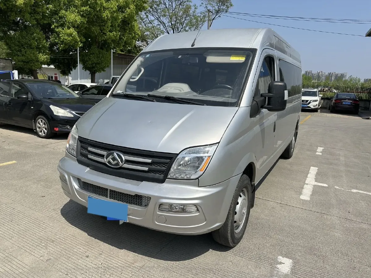 2018 MAXUS XinTu V80 2.5T 136HP L4 6MT,autocango,china used car exporter,china ev exporter,chinese used car exporter,chinese used ev exporter
