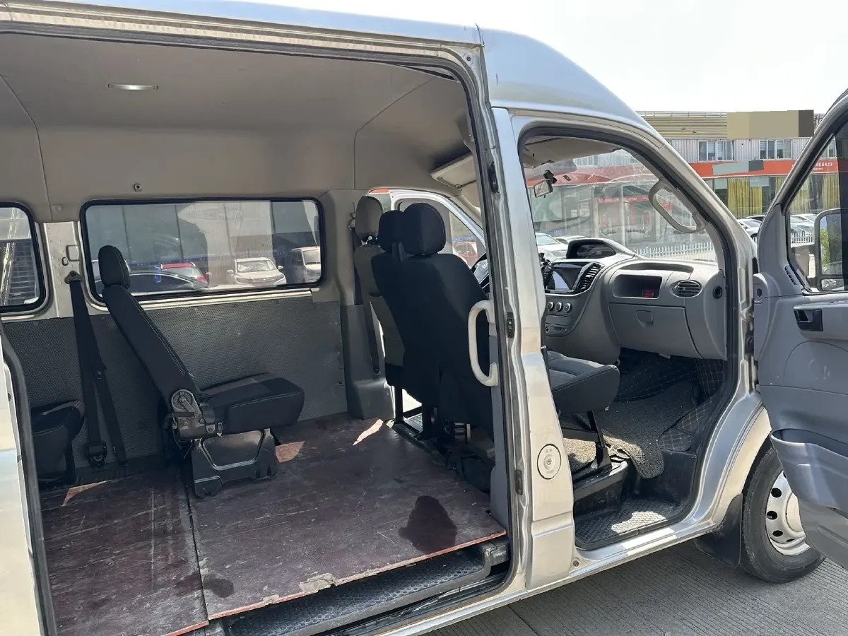 2018 MAXUS XinTu V80 2.5T 136HP L4 6MT,autocango,china used car exporter,china ev exporter,chinese used car exporter,chinese used ev exporter