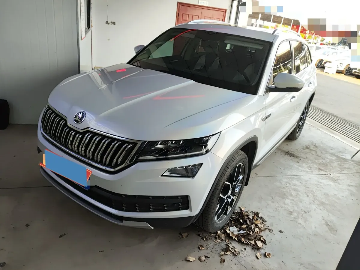 2021 Skoda Kodiak 2.0T 186HP L4 7DCT,autocango,china used car exporter,china ev exporter,chinese used car exporter,chinese used ev exporter