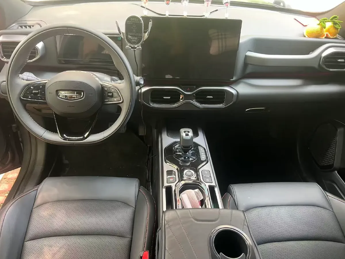 2025 Geely Cowboy 1.5T 181HP L4 7DCT,autocango,china used car exporter,china ev exporter,chinese used car exporter,chinese used ev exporter