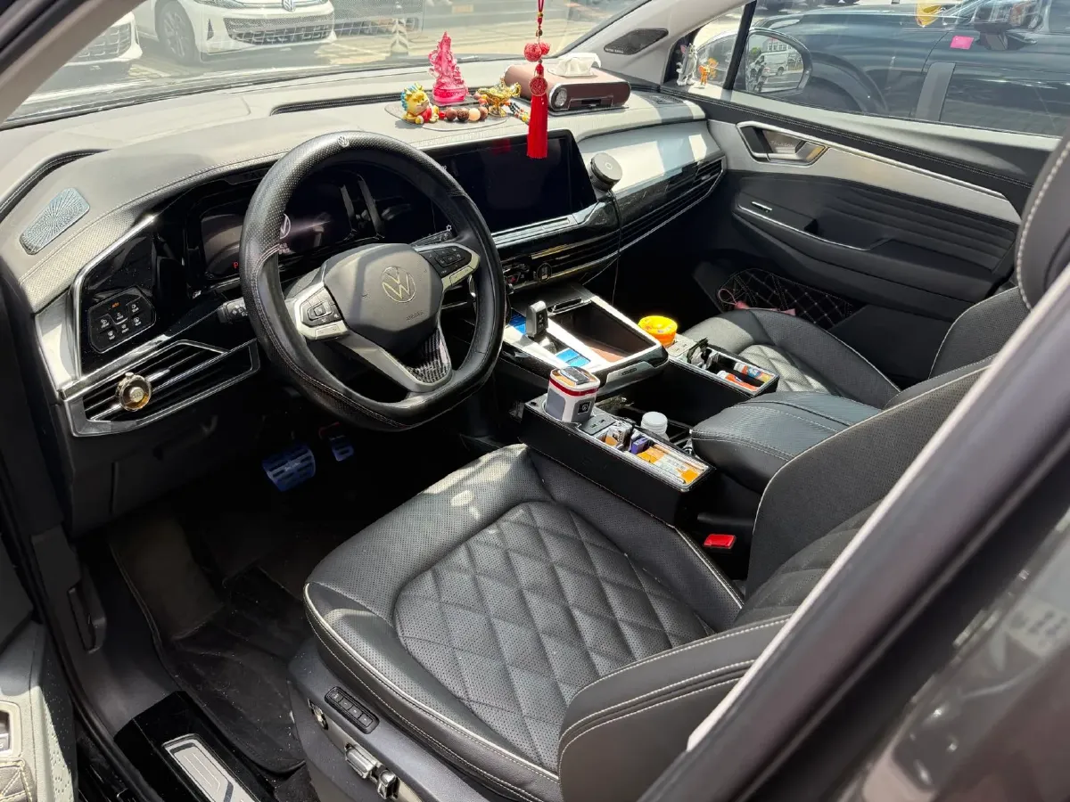 2021 Volkswagen Talagon 2.5T 299HP V6 7DCT,autocango,china used car exporter,china ev exporter,chinese used car exporter,chinese used ev exporter