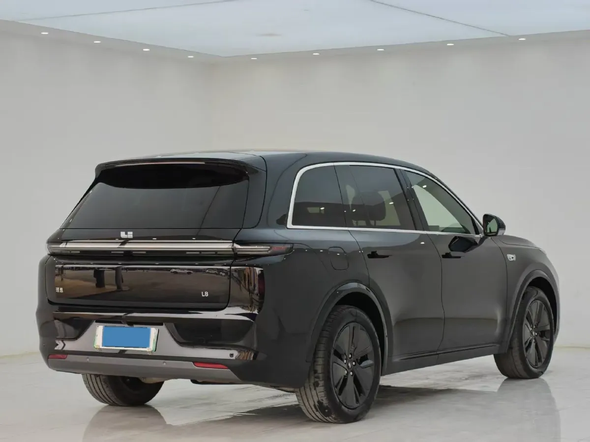 2024 Volvo S60 2.0T 197HP L4 7DCT,autocango,china used car exporter,china ev exporter,chinese used car exporter,chinese used ev exporter