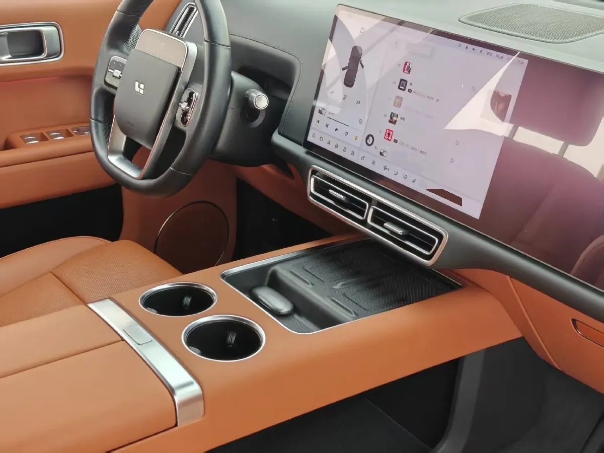 2024 Volvo S60 2.0T 197HP L4 7DCT,autocango,china used car exporter,china ev exporter,chinese used car exporter,chinese used ev exporter