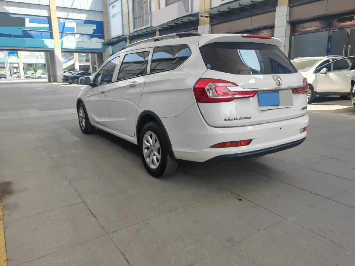 2017 BaoJun 310W 1.5L 112HP L4 6MT,autocango,china used car exporter,china ev exporter,chinese used car exporter,chinese used ev exporter
