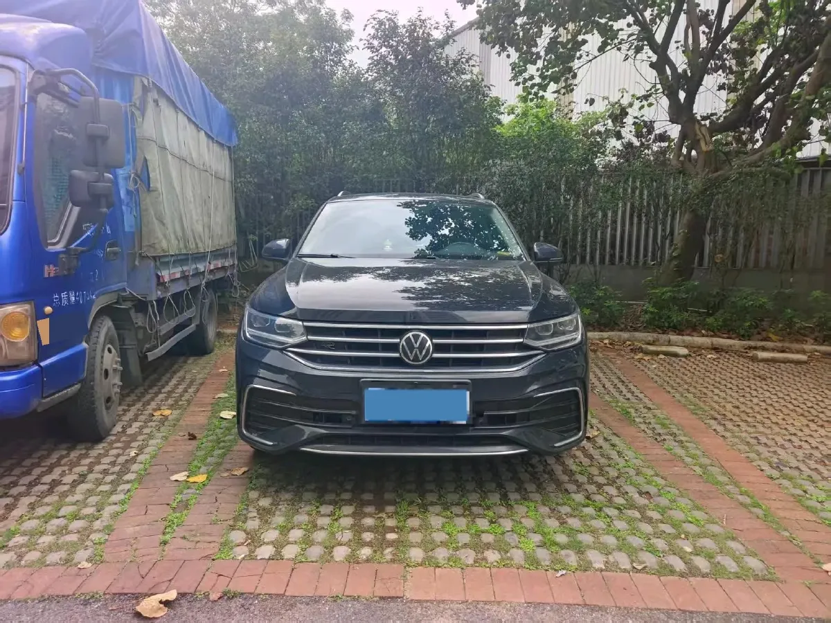 2024 Volkswagen Tiguan L 2.0T 186HP L4 7DCT,autocango,china used car exporter,china ev exporter,chinese used car exporter,chinese used ev exporter