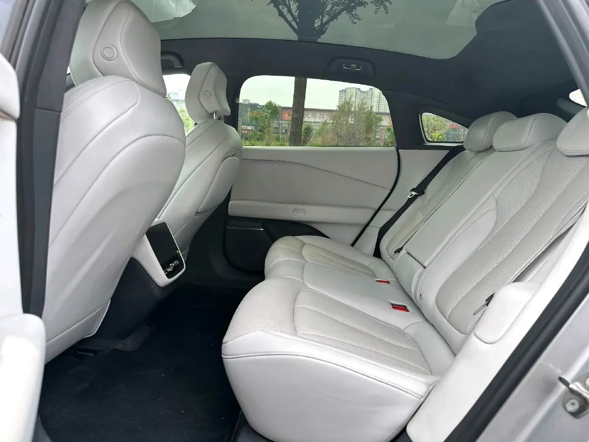 2024 Xpeng P7+ BEV 60.7KWH,autocango,china used car exporter,china ev exporter,chinese used car exporter,chinese used ev exporter