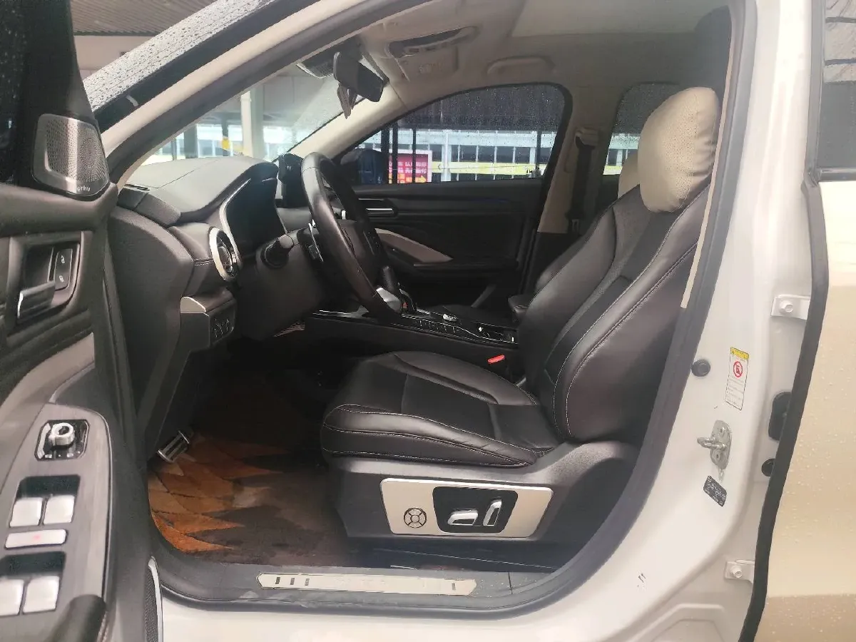 2018 WEY VV6 2.0T 197HP L4 7DCT,autocango,china used car exporter,china ev exporter,chinese used car exporter,chinese used ev exporter