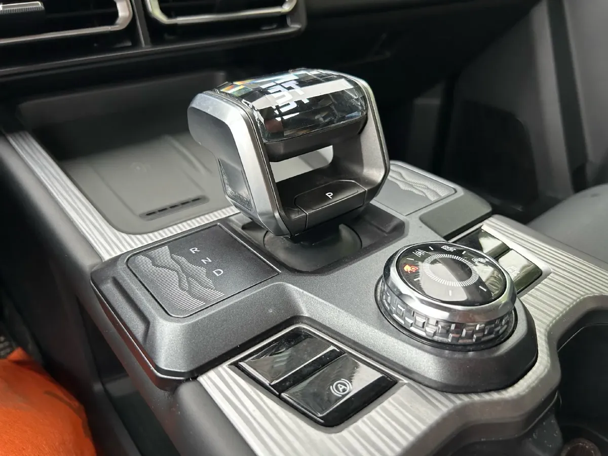 2025 MAXUS XinTu V70 2.0T 150HP L4 9AT,autocango,china used car exporter,china ev exporter,chinese used car exporter,chinese used ev exporter