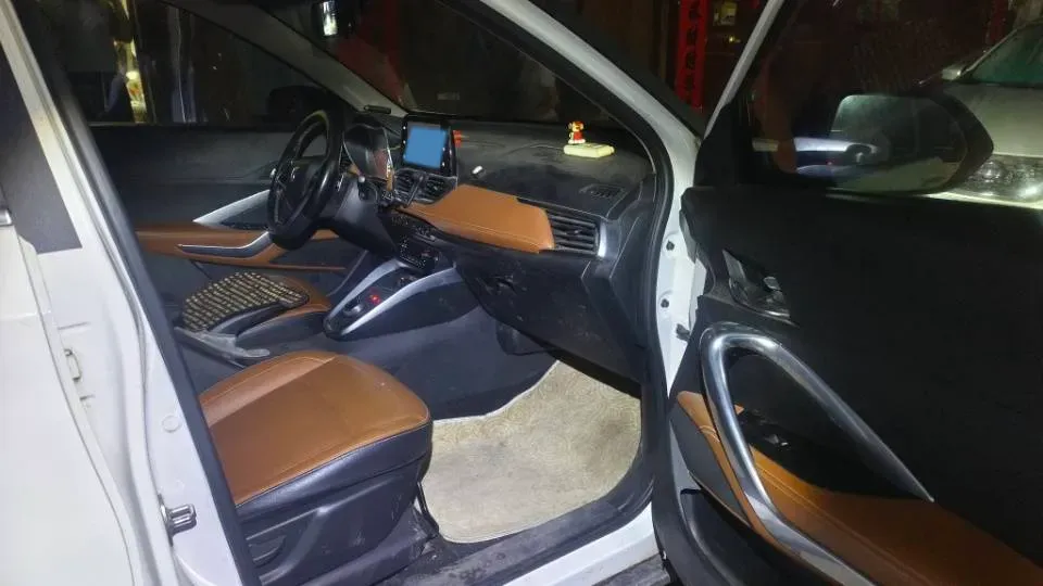 2017 HaiMa S5 Young Edition 1.6L 122HP L4 5MT,autocango,china used car exporter,china ev exporter,chinese used car exporter,chinese used ev exporter