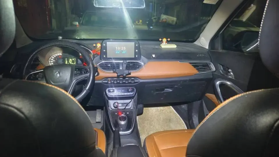 2017 HaiMa S5 Young Edition 1.6L 122HP L4 5MT,autocango,china used car exporter,china ev exporter,chinese used car exporter,chinese used ev exporter