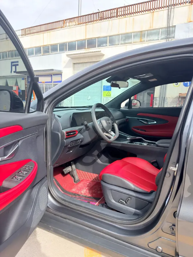2020 ChangAn UNI-T 1.5T 180HP L4 7DCT,autocango,china used car exporter,china ev exporter,chinese used car exporter,chinese used ev exporter